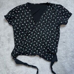 Black plunge v neck wrap floral short sleeve fitted blouse top